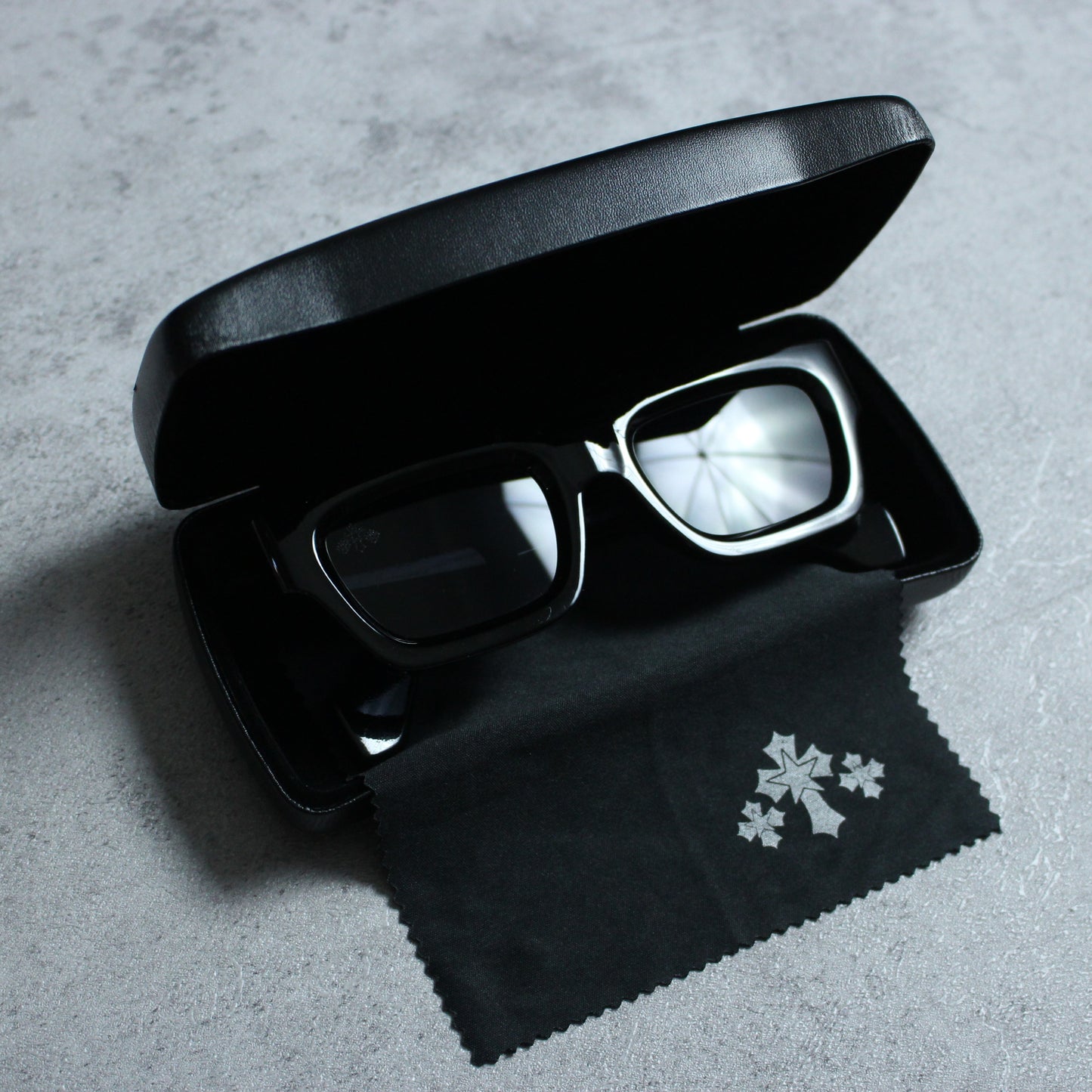GUTTED GLASSES