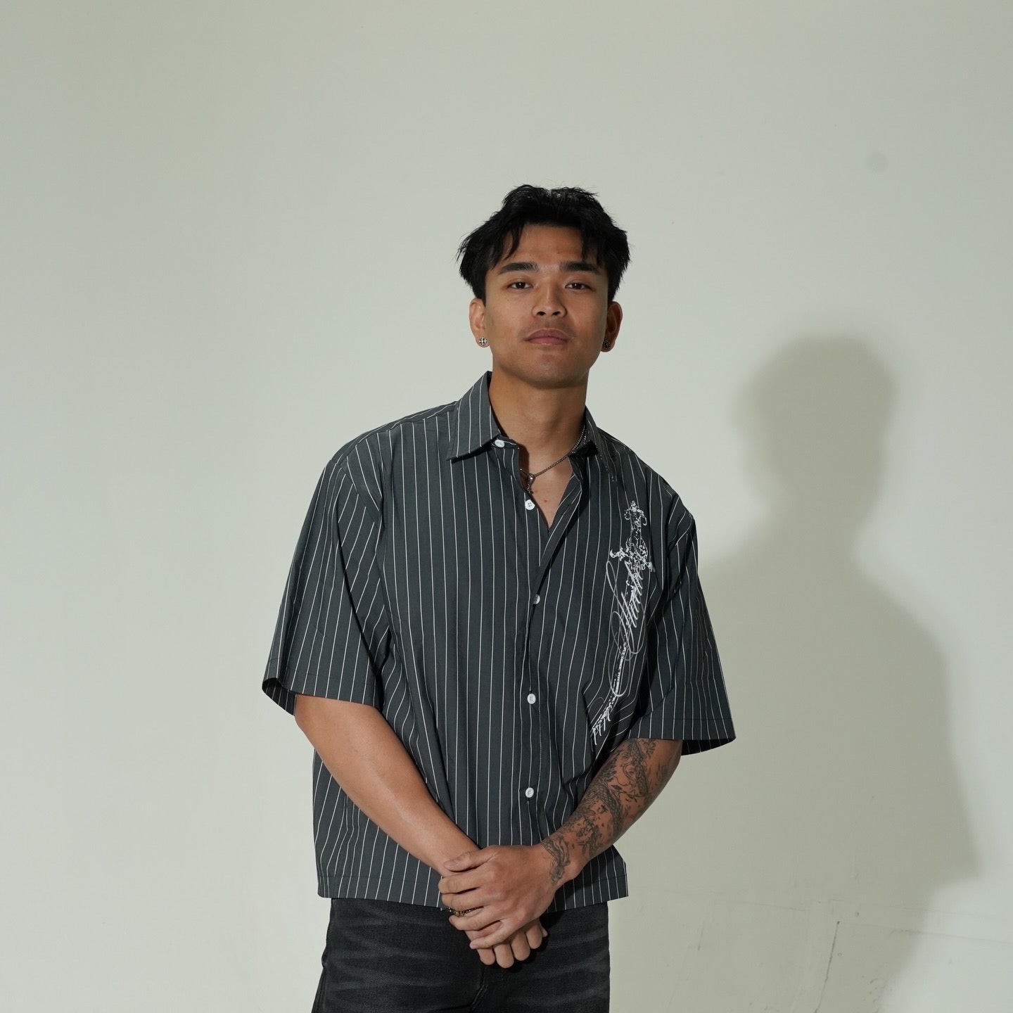 "CRUSADER" STRIPED BOXY SHIRT