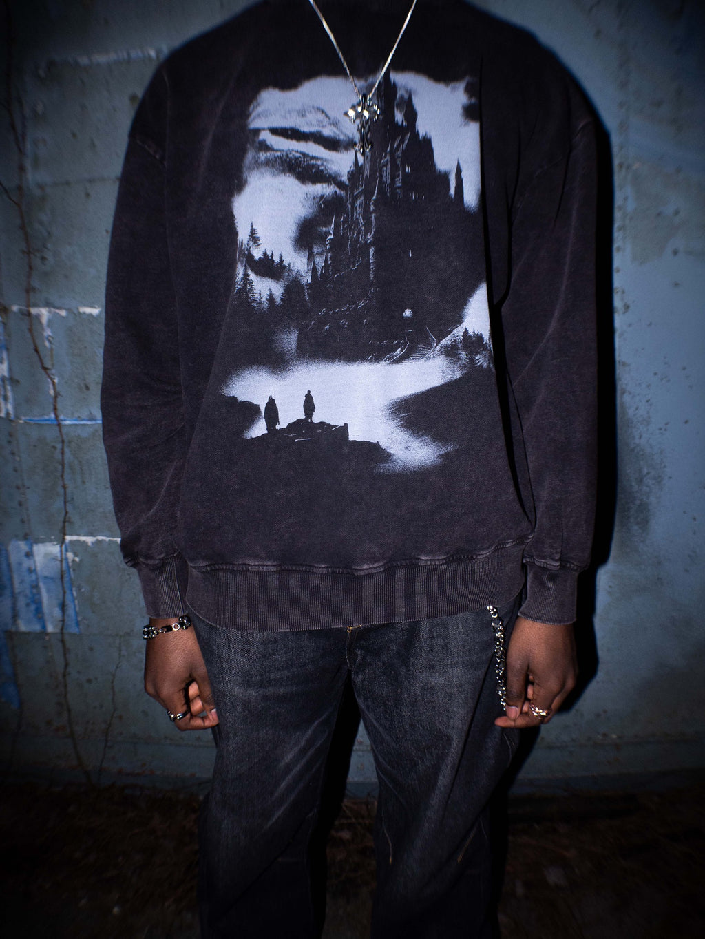 VINTAGE CASTLE CREWNECK