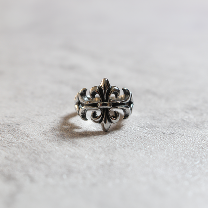 FLEUR DE LIS RING