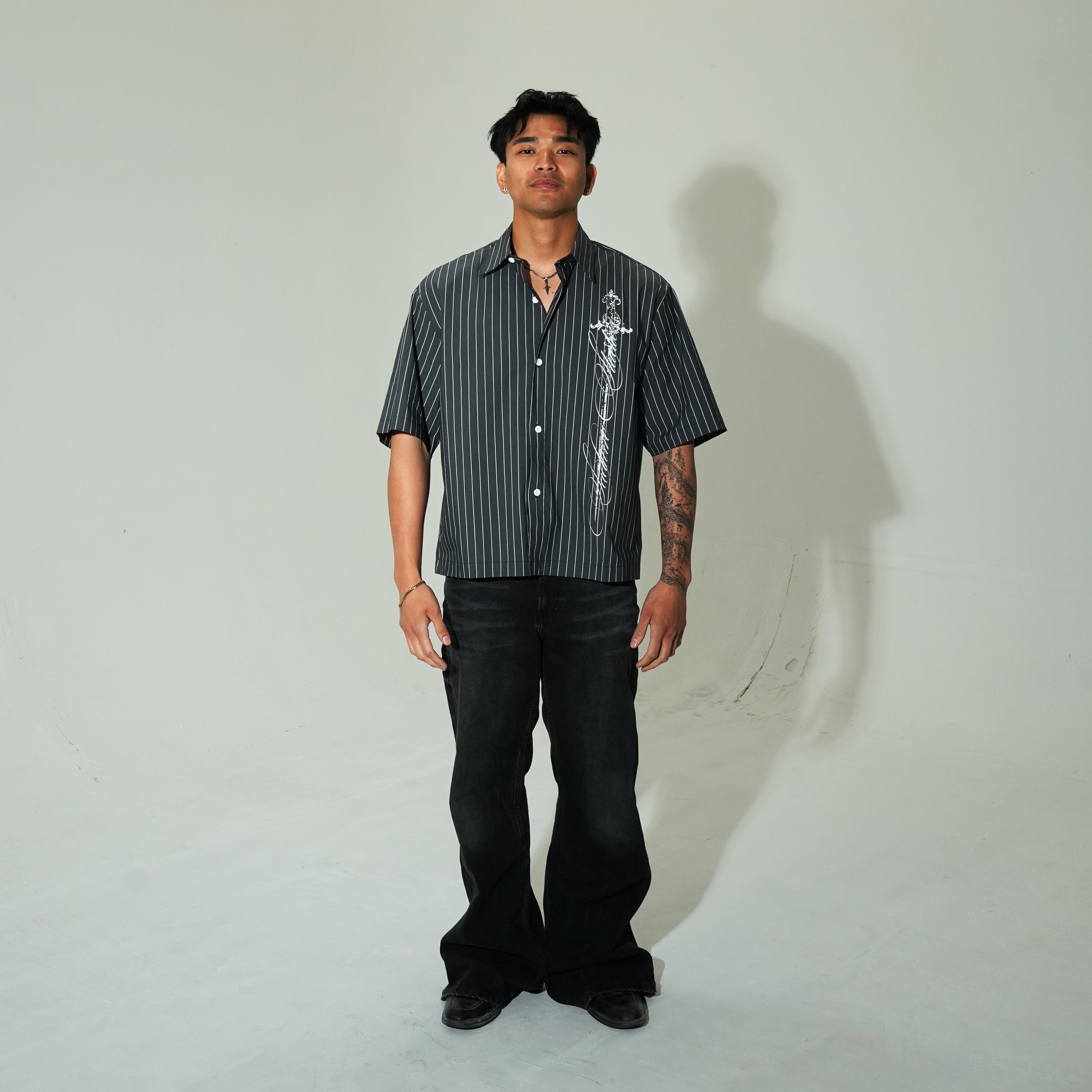 "CRUSADER" STRIPED BOXY SHIRT