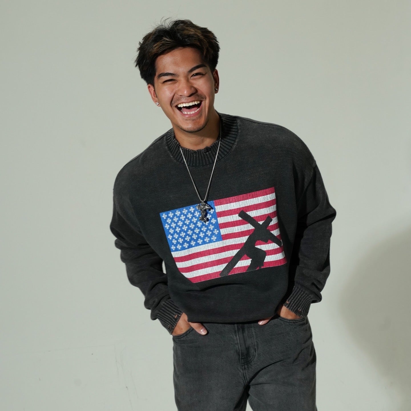 "USA" PREMIUM FRAYED SWEATER